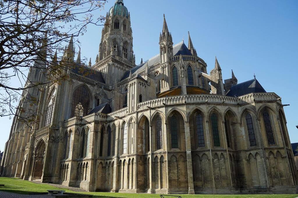 Maison De Ville Chaleureuse Au Coeur De Bayeux Luaran gambar
